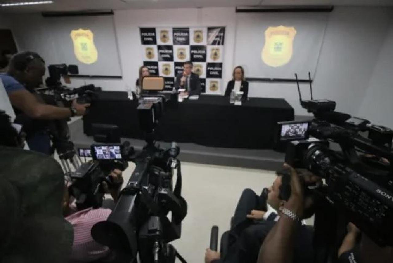 TRÊS SUSPEITOS DO ASSASSINATO DE BERNADETE PACÍFICO SÃO PRESOS; QUARTO SUSPEITO É PROCURADO TRÊS SUSPEITOS DO ASSASSINATO DE BERNADETE PACÍFICO SÃO PRESOS; QUARTO SUSPEITO É PROCURADO