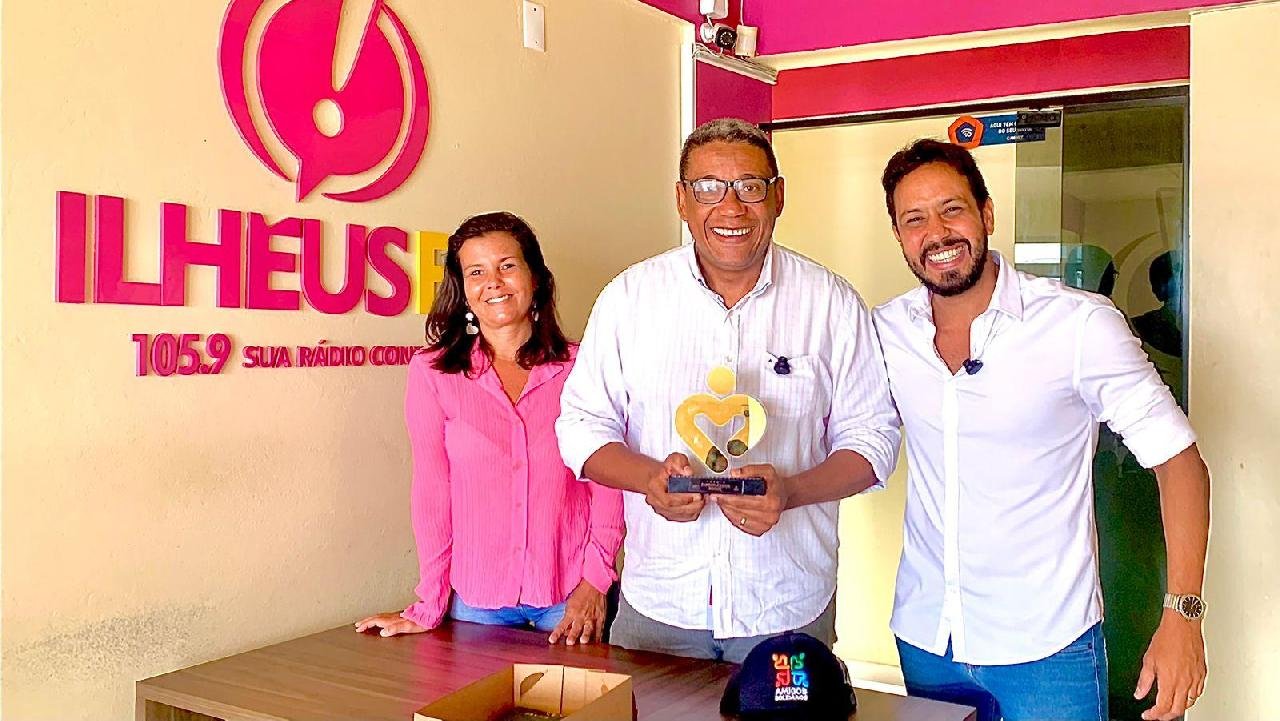 ILHÉUS FM É PREMIADA POR CONTRIBUIÇÃO SOCIAL EM EVENTO DO INSTITUTO AMIGOS SOLIDÁRIOS ILHÉUS FM É PREMIADA POR CONTRIBUIÇÃO SOCIAL EM EVENTO DO INSTITUTO AMIGOS SOLIDÁRIOS