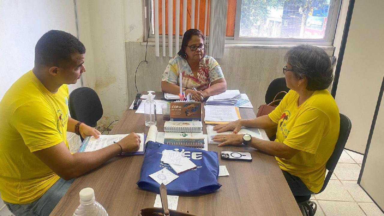 ILHÉUS: SECRETÁRIA DE SAÚDE SE REÚNE COM A ONG PLANETA DOS BICHOS ILHÉUS: SECRETÁRIA DE SAÚDE SE REÚNE COM A ONG PLANETA DOS BICHOS