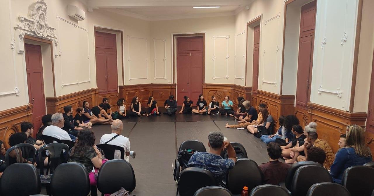 ILHÉUS OFERECE PALESTRA E CURSO DE TEATRO GRATUITOS NOS DIAS 3, 4 E 5 DE JULHO ILHÉUS OFERECE PALESTRA E CURSO DE TEATRO GRATUITOS NOS DIAS 3, 4 E 5 DE JULHO