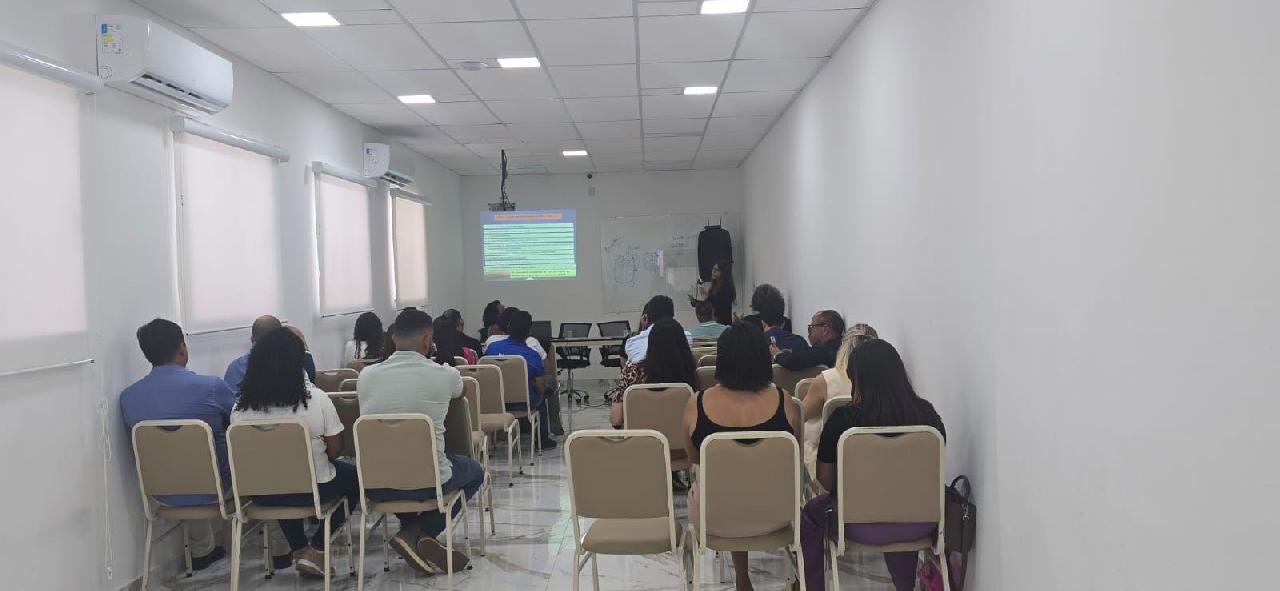 SERVIDORES MUNICIPAIS PARTICIPAM DE CAPACITAÇÃO SOBRE REGULARIZAÇÃO FUNDIÁRIA URBANA