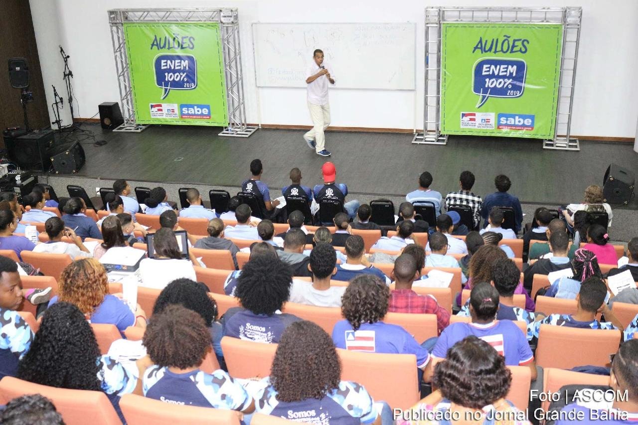 AULÕES ENEM 100% SÃO TRANSMITIDOS AO VIVO PELA INTERNET