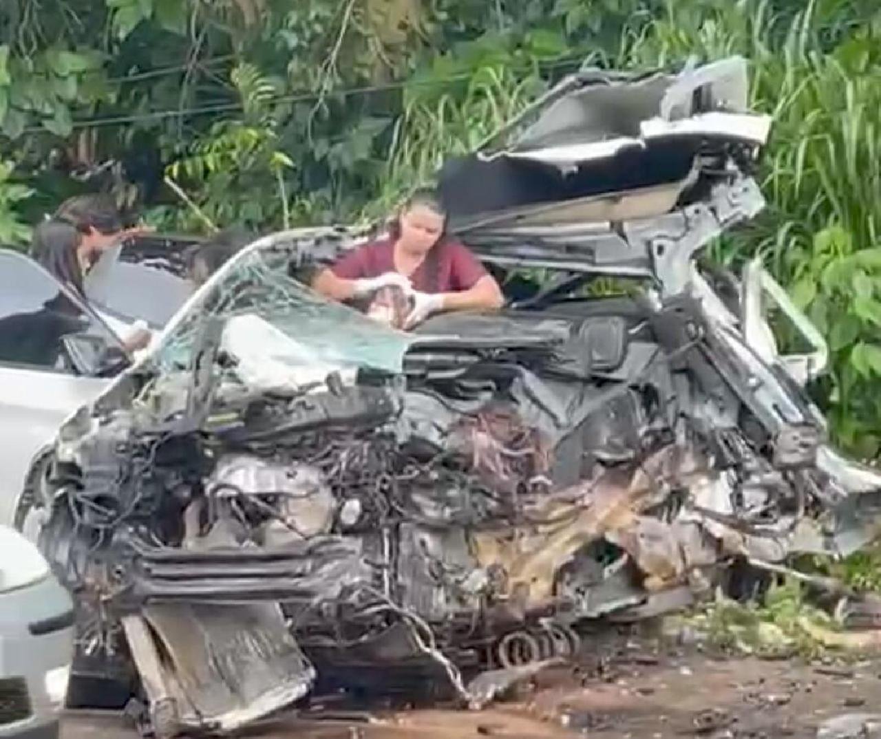 COLISÃO ENTRE ÔNIBUS E CARRO DE PASSEIO DEIXA VÍTIMA FATAL NA RODOVIA ILHÉUS–ITABUNA NESTE DOMINGO (02)