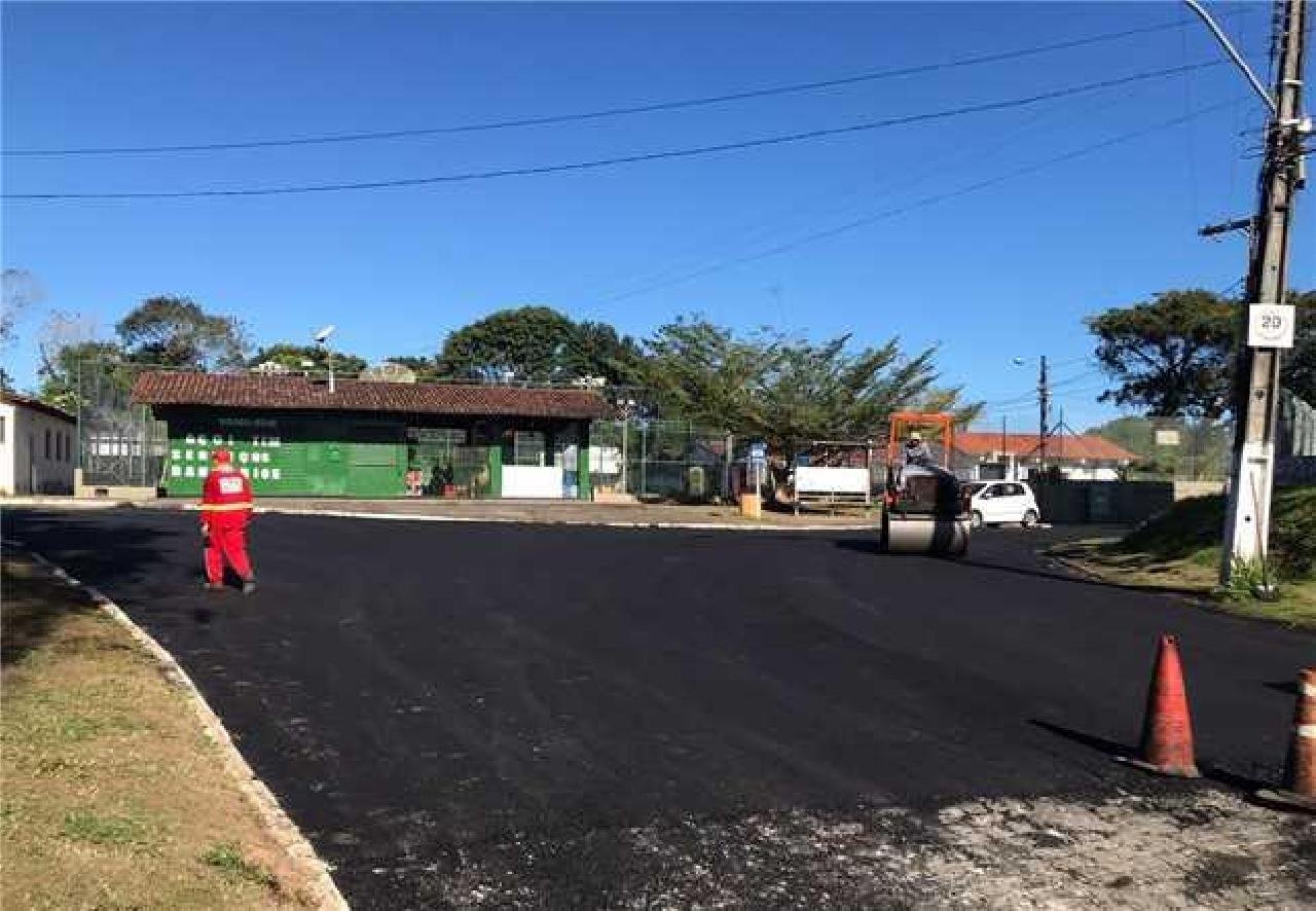 ASFALTO LEGAL CHEGA AO CONDOMÍNIO MORADAS DO BOSQUE E PREFEITURA SEGUE RECUPERANDO VIAS EM ILHÉUS ASFALTO LEGAL CHEGA AO CONDOMÍNIO MORADAS DO BOSQUE E PREFEITURA SEGUE RECUPERANDO VIAS EM ILHÉUS