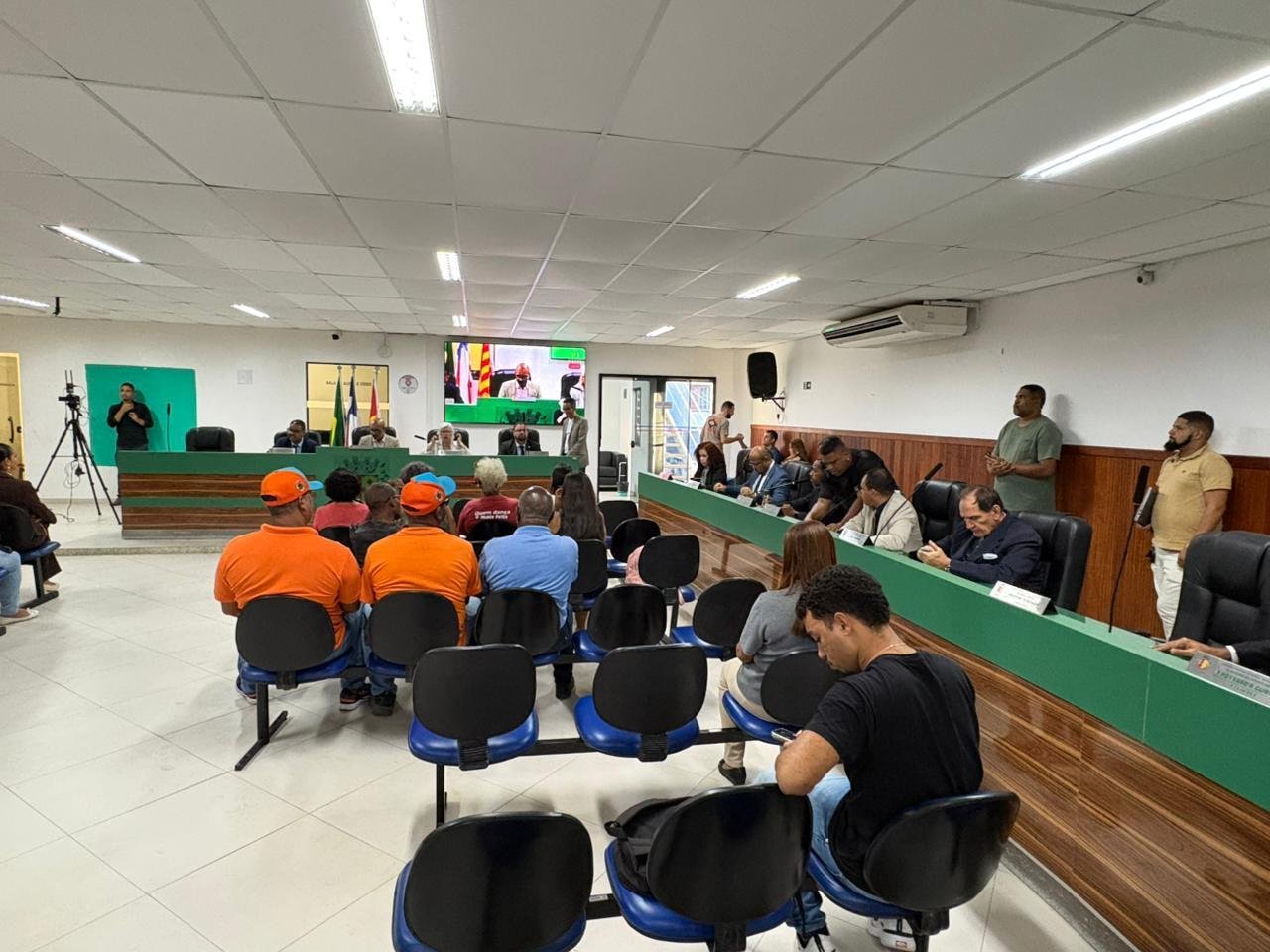 CÂMARA DE ILHÉUS APROVA PROJETO DE LEI QUE GARANTE REAJUSTE AOS SERVIDORES PÚBLICOS MUNICIPAIS