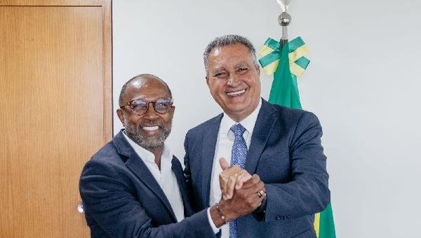 RUI COSTA RECEBE BEBETO E ALIADOS PARA DISCUTIR INVESTIMENTOS E CADEIA DO CACAU NA BAHIA