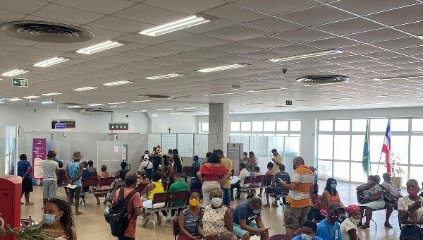 USUÁRIOS RECLAMAM DO ATENDIMENTO NA AGÊNCIA 0237 BRADESCO 