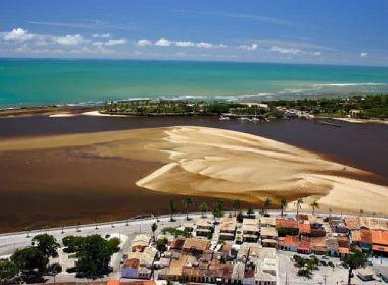 MANCHAS DE ÓLEO ATINGEM PRAIAS DE PORTO SEGURO MANCHAS DE ÓLEO ATINGEM PRAIAS DE PORTO SEGURO