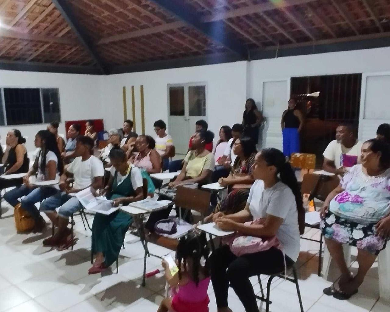 PREFEITURA DE ILHÉUS ABRE NOVA TURMA DA EJA NO RESIDENCIAL SOL E MAR