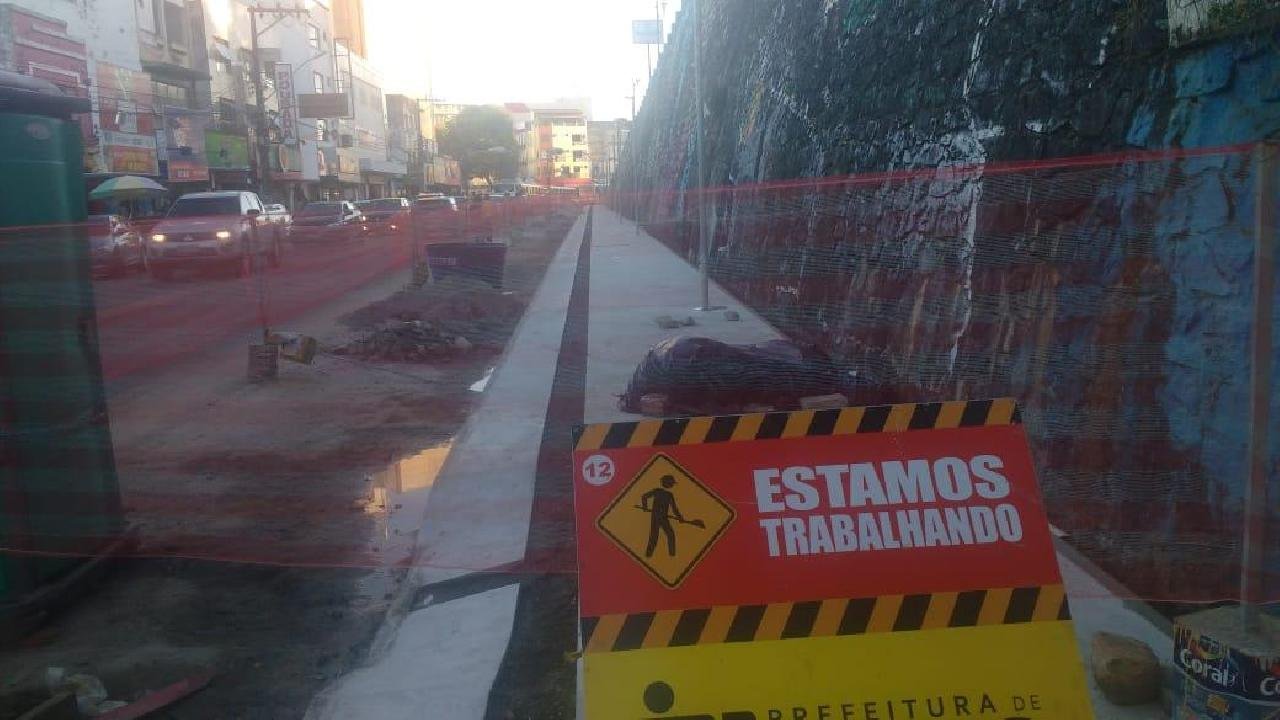 ILHÉUS: MESMO COM TEMPO BOM, OBRA DA PREFEITURA FICA PARADA ILHÉUS: MESMO COM TEMPO BOM, OBRA DA PREFEITURA FICA PARADA