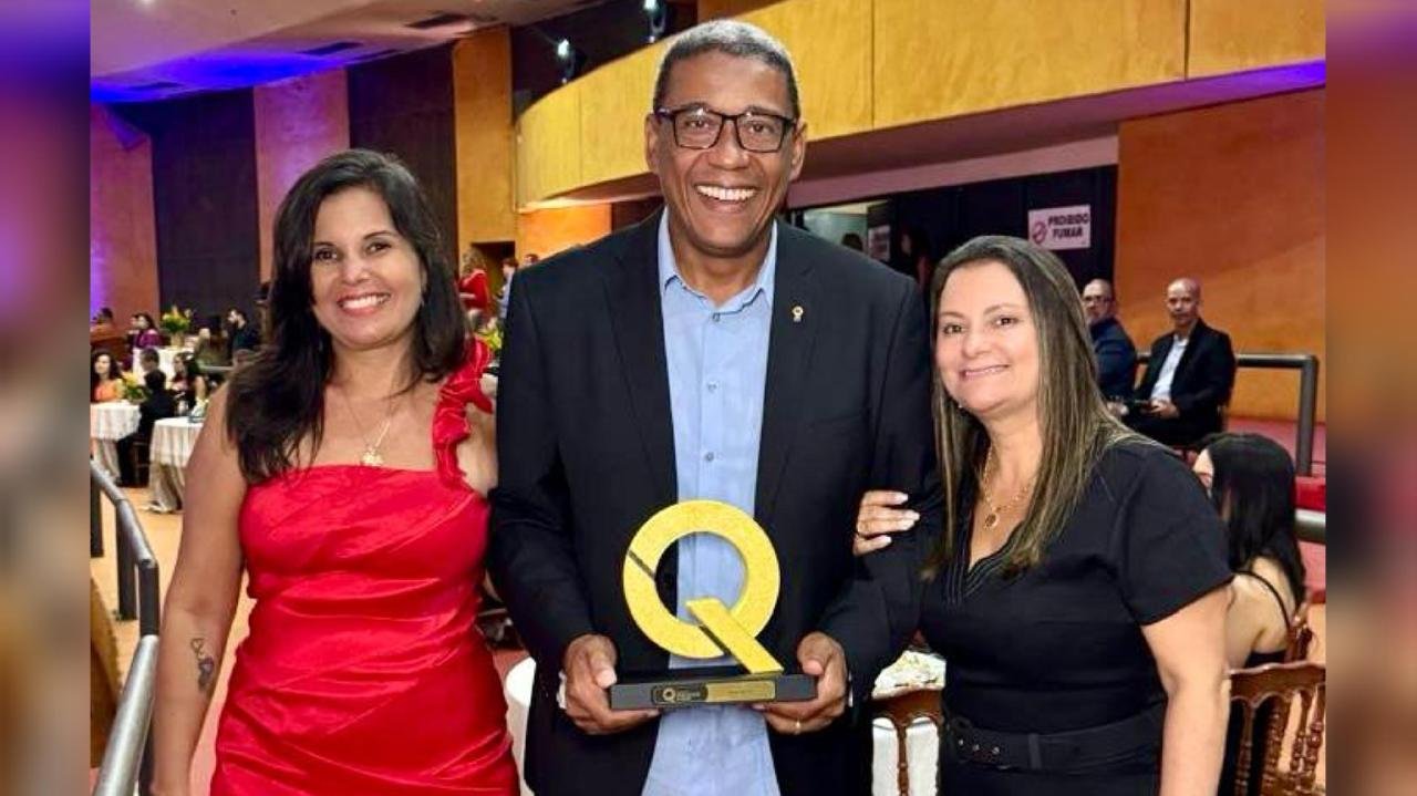 ILHÉUS FM É PREMIADA NA 12ª EDIÇÃO DO TROFÉU QUALIDADE POR EXCELÊNCIA EM JORNALISMO E ALTO PADRÃO MUSICAL