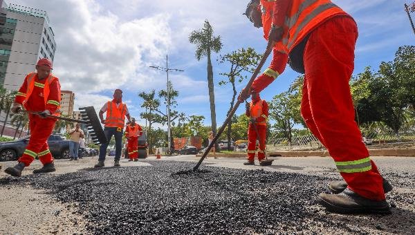 AVENIDAS SOARES LOPES E LITORÂNEA RECEBEM OPERAÇÃO TAPA-BURACO