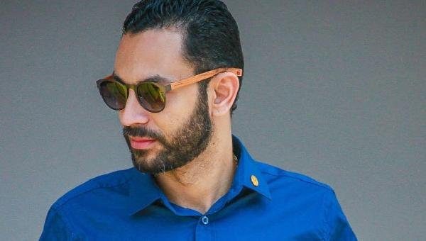 JHONNIS MELGAÇO DESCARTA CANDIDATURA NO MOMENTO, MAS NOME VOLTA A SURGIR NOS BASTIDORES PARA VEREADOR EM ILHÉUS 