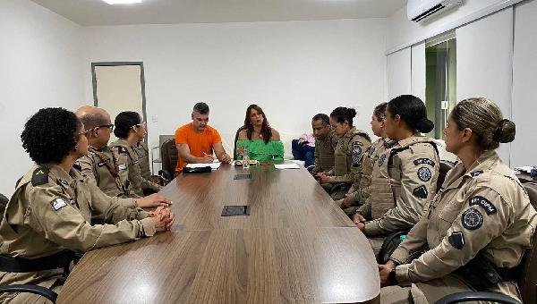 COM POLÍCIA MILITAR, PREFEITURA DISCUTE IMPLANTAÇÃO DA RONDA MARIA DA PENHA EM ILHÉUS