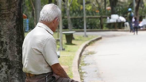 EXPECTATIVA DE VIDA NO BRASIL SOBE PARA 76,3 ANOS