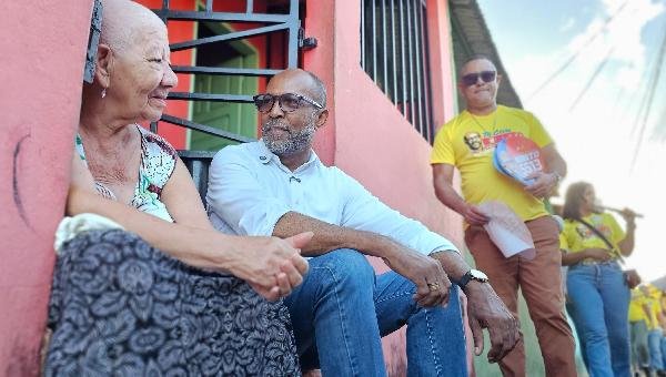 BEBETO FAZ CORPO A CORPO NO ALTO DO COQUEIRO E DESTACA EMENDAS PARA ÁREAS DE RISCO DE ILHÉUS