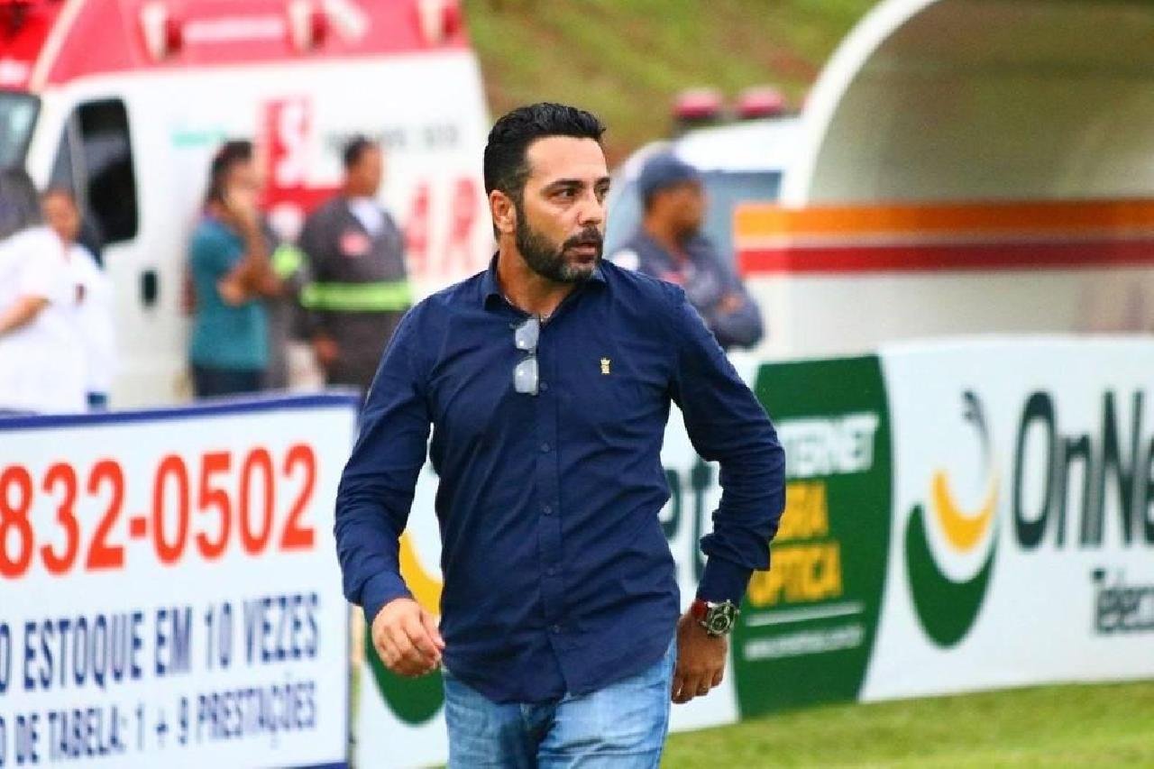 TÉCNICO DO BARCELONA É DEMITIDO APÓS TIME TOMAR 5 GOLS TÉCNICO DO BARCELONA É DEMITIDO APÓS TIME TOMAR 5 GOLS