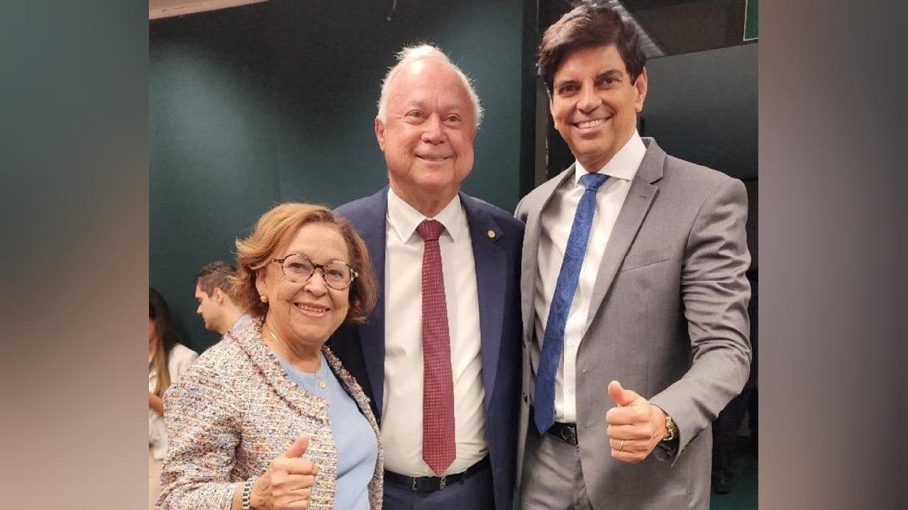 LÍDICE DA MATA E ESCOLHIDA TITULAR DA COMISSÃO DE CONSTITUIÇÃO E JUSTIÇA, A MAIS IMPORTANTE DA CÂMARA LÍDICE DA MATA E ESCOLHIDA TITULAR DA COMISSÃO DE CONSTITUIÇÃO E JUSTIÇA, A MAIS IMPORTANTE DA CÂMARA