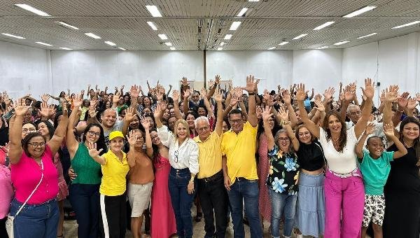 BENTO SE REÚNE COM LIDERANÇAS DURANTE ATO POLÍTICO