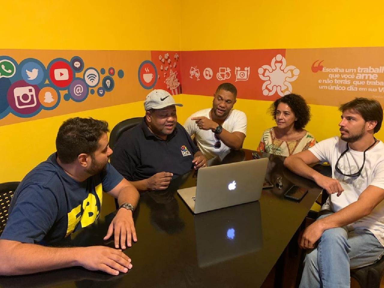 AGÊNCIA UNE ESPECIALISTAS EM MARKETING POLÍTICO PARA ATENDER CANDIDATOS EM 2020 AGÊNCIA UNE ESPECIALISTAS EM MARKETING POLÍTICO PARA ATENDER CANDIDATOS EM 2020