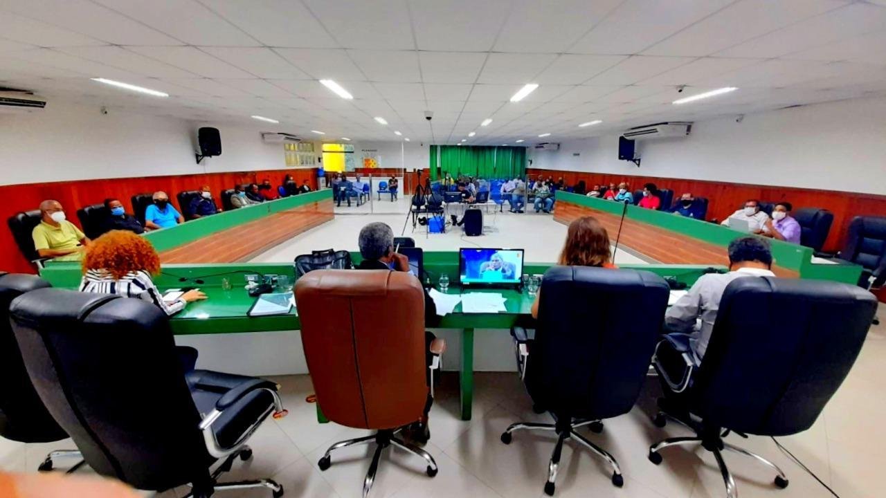 AUDIÊNCIA PÚBLICA DECIDE POR MANIFESTO NAS RUAS, DIA 28 AUDIÊNCIA PÚBLICA DECIDE POR MANIFESTO NAS RUAS, DIA 28