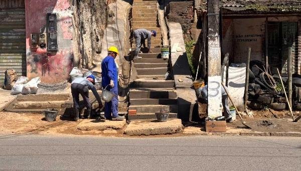 ESCADARIA DO ALTO DA ESPERANÇA RECEBE REVITALIZAÇÃO E NOVA ILUMINAÇÃO EM LED
