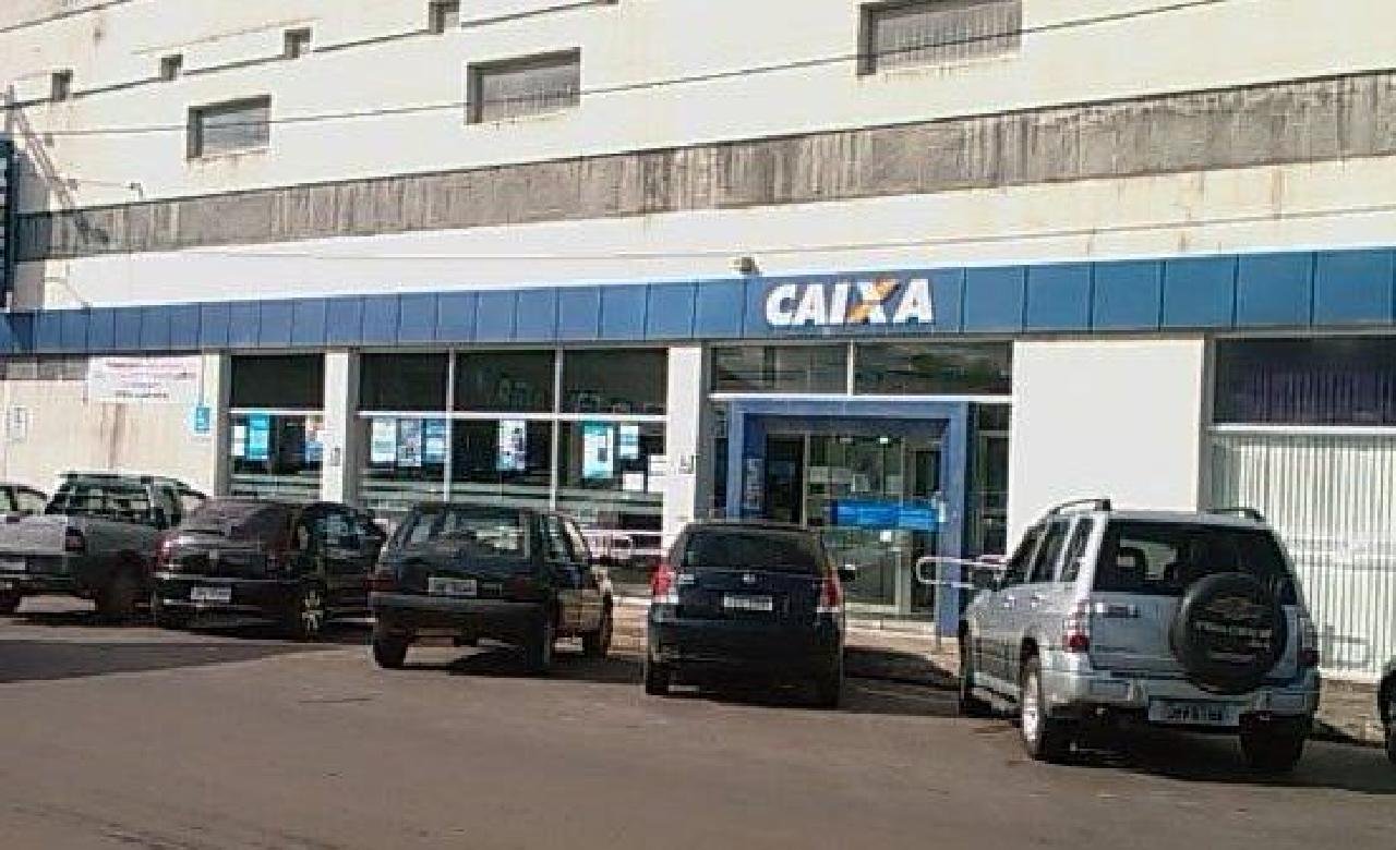 FUNCIONÁRIOS DA CAIXA REALIZAM MANIFESTAÇÃO EM ILHÉUS E ITABUNA FUNCIONÁRIOS DA CAIXA REALIZAM MANIFESTAÇÃO EM ILHÉUS E ITABUNA