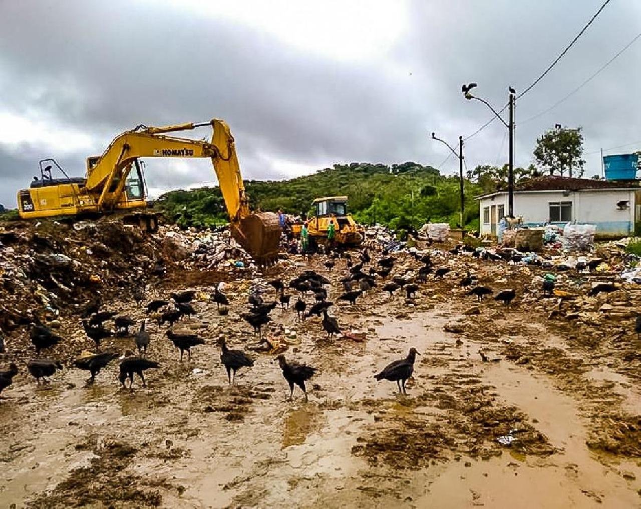 GOVERNADOR E COMITIVA VISITAM ATERRO DO ITARIRI NESTA SEXTA