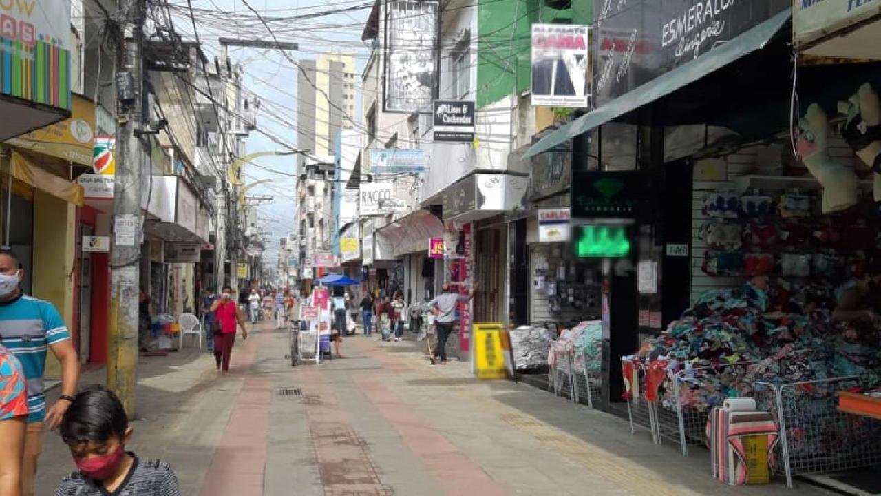 COMÉRCIO DE ITABUNA REABRE; ÔNIBUS SEGUEM SEM CIRCULAR NA CIDADE COMÉRCIO DE ITABUNA REABRE; ÔNIBUS SEGUEM SEM CIRCULAR NA CIDADE