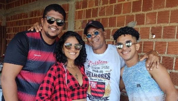 ILHEENSE "RENI, O FERA DA MÚSICA BREGA” PASSA POR CIRURGIA EM SALVADOR E SEGUE EM RECUPERAÇÃO