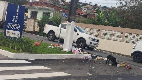 LIXO DESCARTADO DE FORMA IRREGULAR VIRA ALVO DE DENÚNCIAS NA ENTRADA DA BOCA DA BARRA, EM ILHÉUS