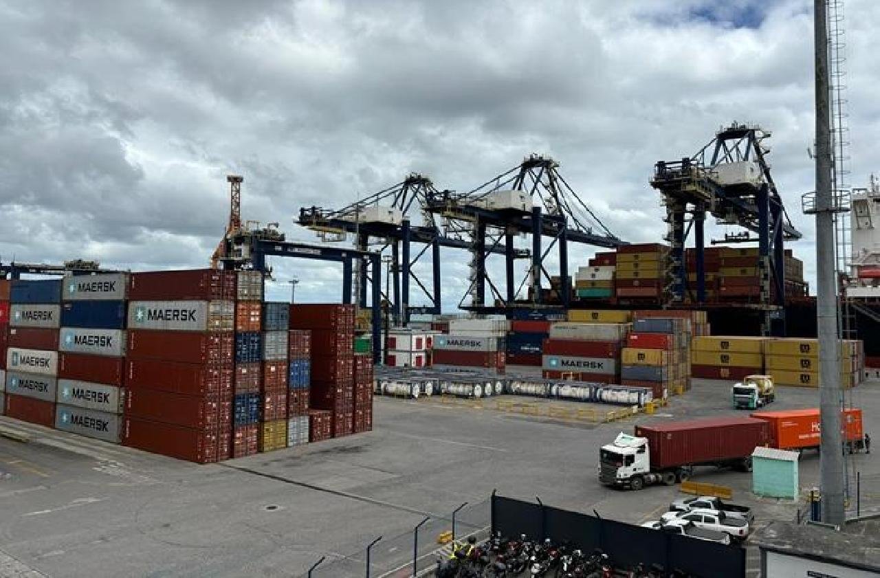 TARIFAS DOS EUA PODEM CUSTAR R$ 1,8 BILHÃO À BAHIA