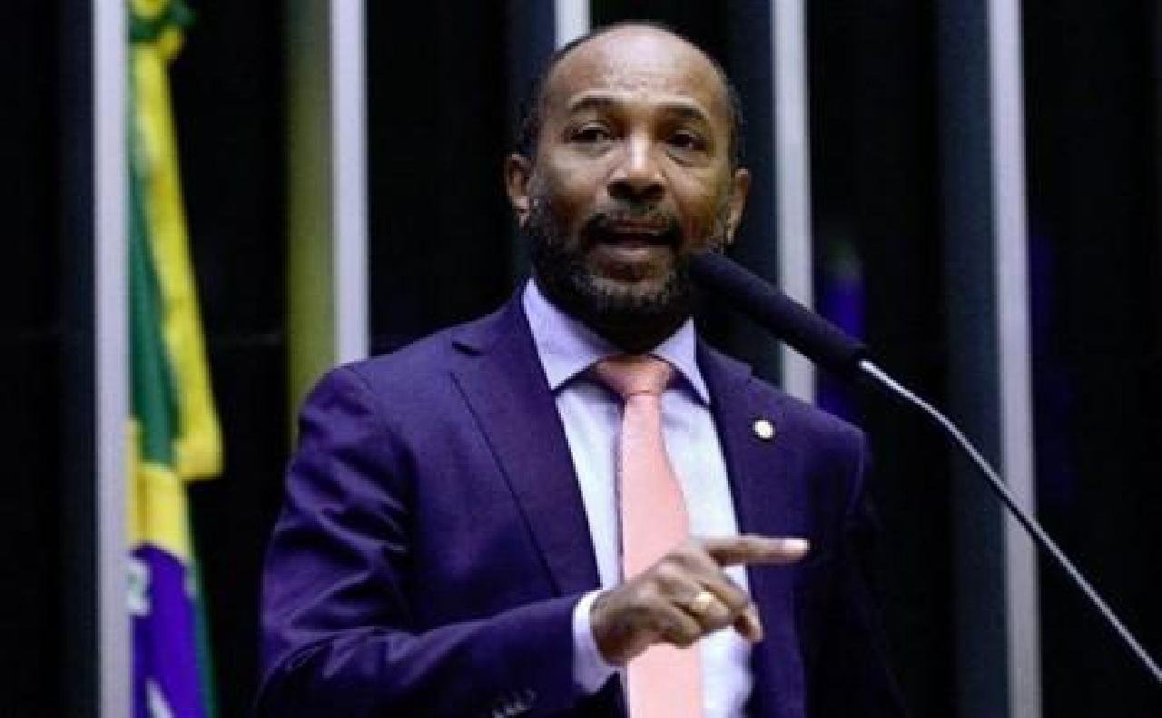 SENADO APROVA PROJETO DE COAUTORIA DO EX-DEPUTADO BEBETO GALVÃO QUE TIPIFICA CRIME DE INJÚRIA RACIAL EM LOCAIS PÚBLICOS SENADO APROVA PROJETO DE COAUTORIA DO EX-DEPUTADO BEBETO GALVÃO QUE TIPIFICA CRIME DE INJÚRIA RACIAL EM LOCAIS PÚBLICOS