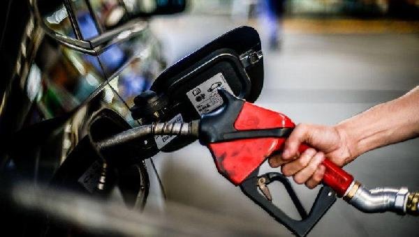 GASOLINA ESTÁ MAIS CARA NA BAHIA