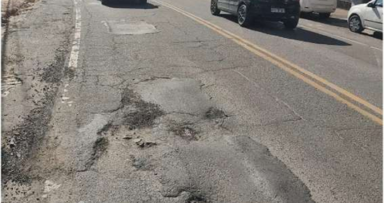 PREFEITURA NOTIFICA BAHIAGÁS E EMPRESA RESPONSÁVEL POR OBRAS APÓS IDENTIFICAR PROBLEMAS EM PAVIMENTAÇÃO DE VIAS DE ILHÉUS