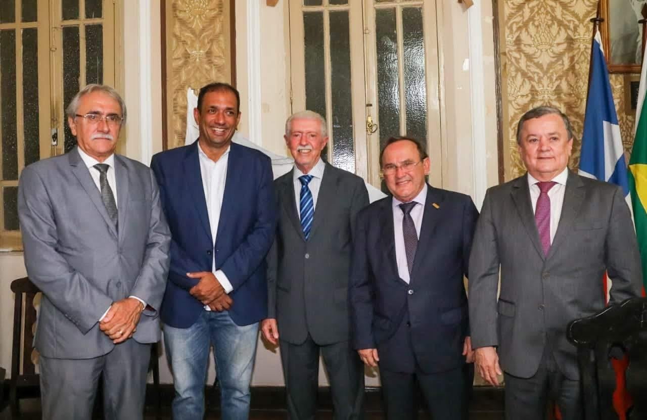 SOLENIDADE FESTIVA EM COMEMORAÇÃO AOS 30 ANOS DO SICOMÉRCIO SOLENIDADE FESTIVA EM COMEMORAÇÃO AOS 30 ANOS DO SICOMÉRCIO