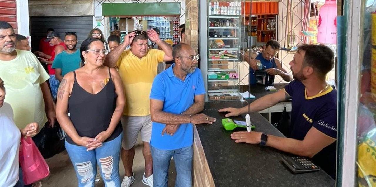 BEBETO GALVÃO VISITA COMERCIANTES DI MALHADO, EM ILHÉUS BEBETO GALVÃO VISITA COMERCIANTES DI MALHADO, EM ILHÉUS