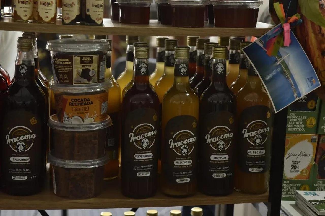 LICOR DE ILHÉUS FEITO À MÃO CONQUISTA VISITANTES NA FENAGRO