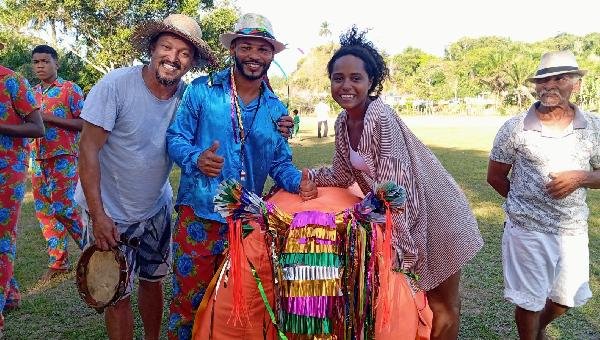 ATORES DA GLOBO FAZEM WORKSHOP COM O BOI BUMBÁ DE ILHÉUS 