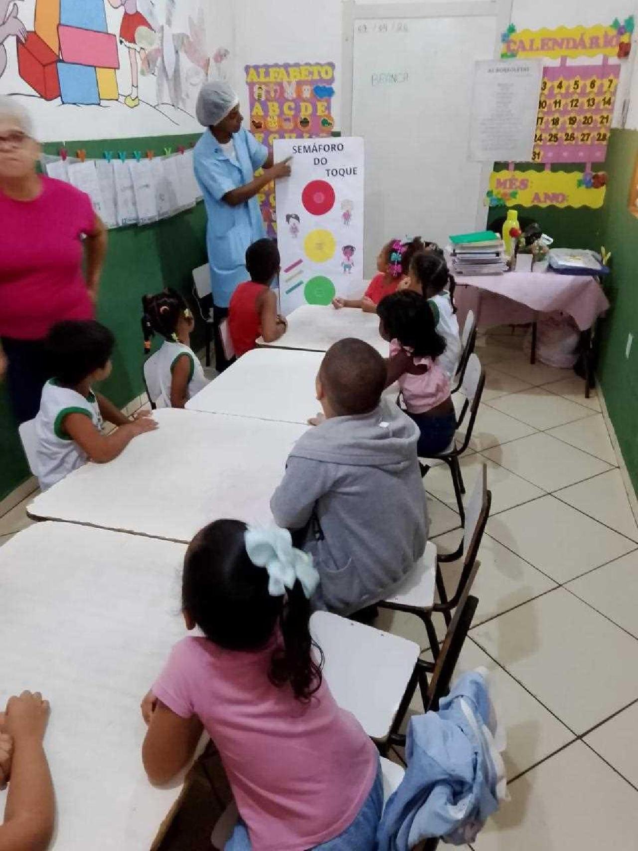 SAÚDE NAS ESCOLAS DE ILHÉUS TERÁ VACINAÇÃO, ORIENTAÇÃO BUCAL E AÇÕES SOBRE SAÚDE MENTAL ATÉ O FIM DE MAIO