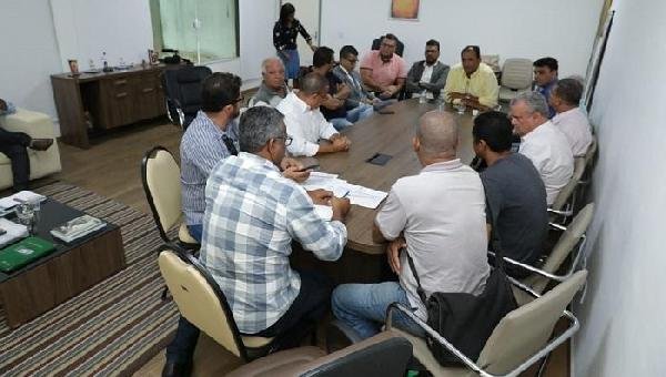 MARÃO RECEBE DIRETORIA DO COLO COLO E DISCUTE REFORMA DO MÁRIO PESSOA