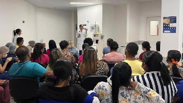 FUNCIONÁRIOS DO HOSPITAL COSTA DO CACAU PASSAM POR TREINAMENTO SOBRE MANUSEIO DE MÁQUINA DE HEMODIÁLISE 
