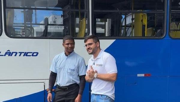 VALDERICO JÚNIOR DÁ PARTIDA EM NOVA FASE DO TRANSPORTE PÚBLICO COM ÔNIBUS DA ATLÂNTICO