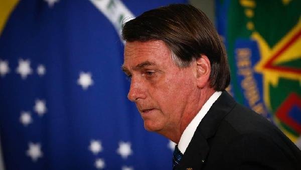 BOLSONARO DIZ QUE GOVERNO NÃO COMPRARÁ CORONAVAC MESMO SE VACINA FOR APROVADA PELA ANVISA