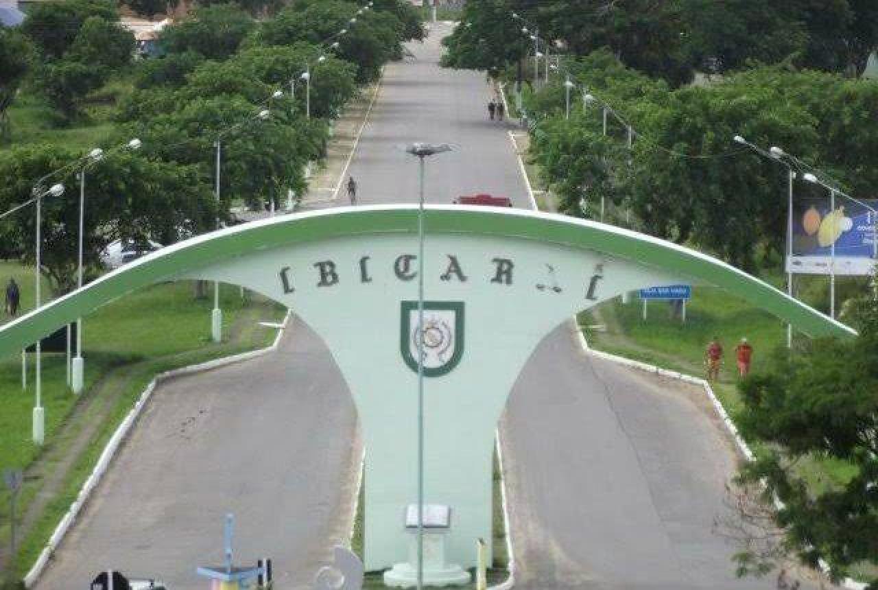 MP ACIONA DOIS SERVIDORES DE IBICARAÍ POR ATOS DE IMPROBIDADE ADMINISTRATIVA MP ACIONA DOIS SERVIDORES DE IBICARAÍ POR ATOS DE IMPROBIDADE ADMINISTRATIVA