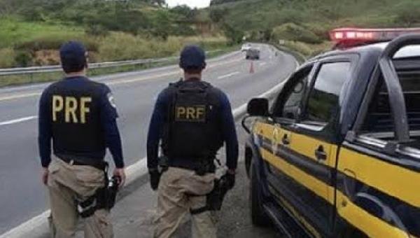 MOTORISTA DE CARRO ROUBADO NO ESPÍRITO SANTO É PRESO EM BLITZ NA BAHIA