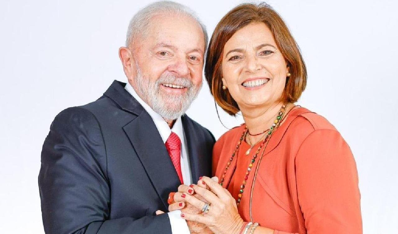 ADÉLIA PINHEIRO SE ENCONTRA COM LULA E REAFIRMA SUA PRÉ-CANDIDATURA A PREFEITA DE ILHÉUS ADÉLIA PINHEIRO SE ENCONTRA COM LULA E REAFIRMA SUA PRÉ-CANDIDATURA A PREFEITA DE ILHÉUS