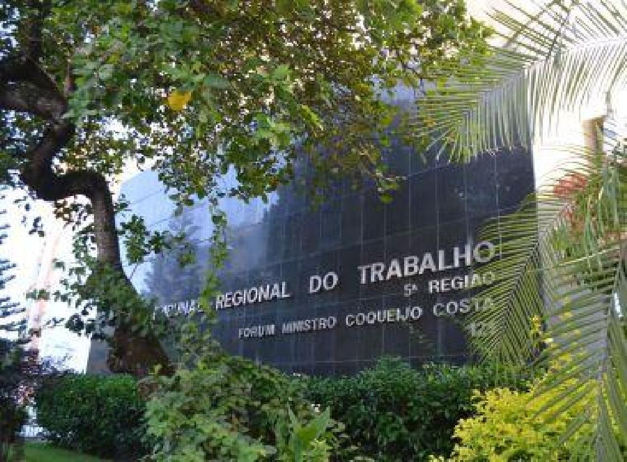 SERVIDORES DO TRT-BA PODEM DECRETAR GREVE SANITÁRIA CONTRA RETORNO AO TRABALHO PRESENCIAL