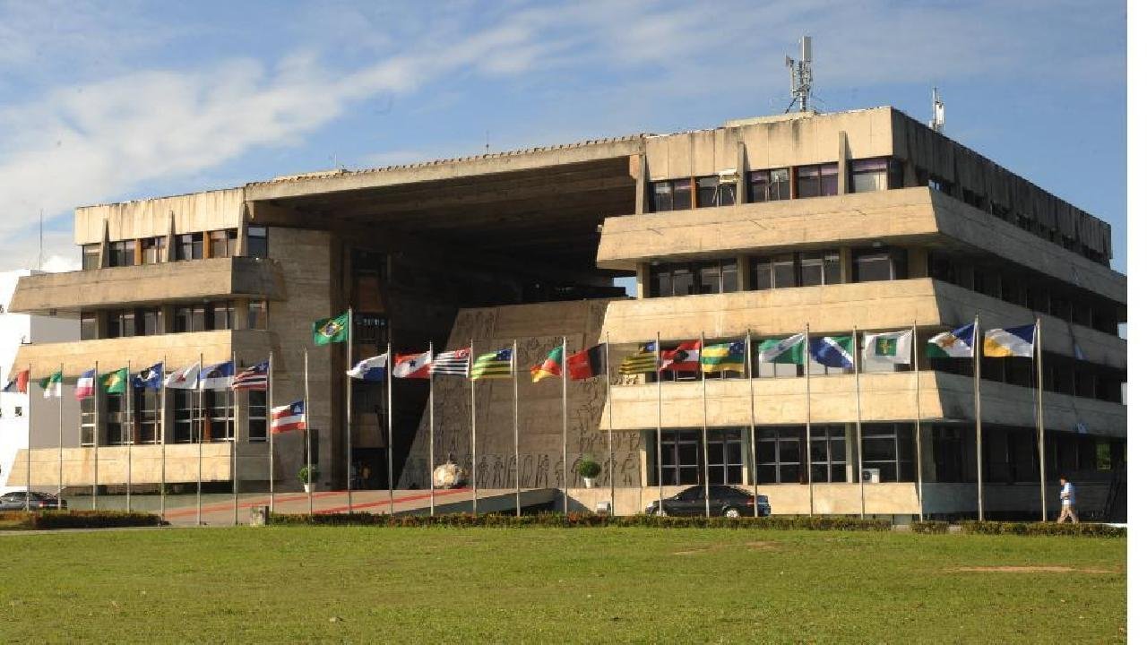 APROVADO PROJETO DE LEI QUE OBRIGA BARES, RESTAURANTES E CASAS NOTURNAS A AJUDAREM MULHERES VÍTIMAS DE ASSÉDIO NA BAHIA APROVADO PROJETO DE LEI QUE OBRIGA BARES, RESTAURANTES E CASAS NOTURNAS A AJUDAREM MULHERES VÍTIMAS DE ASSÉDIO NA BAHIA