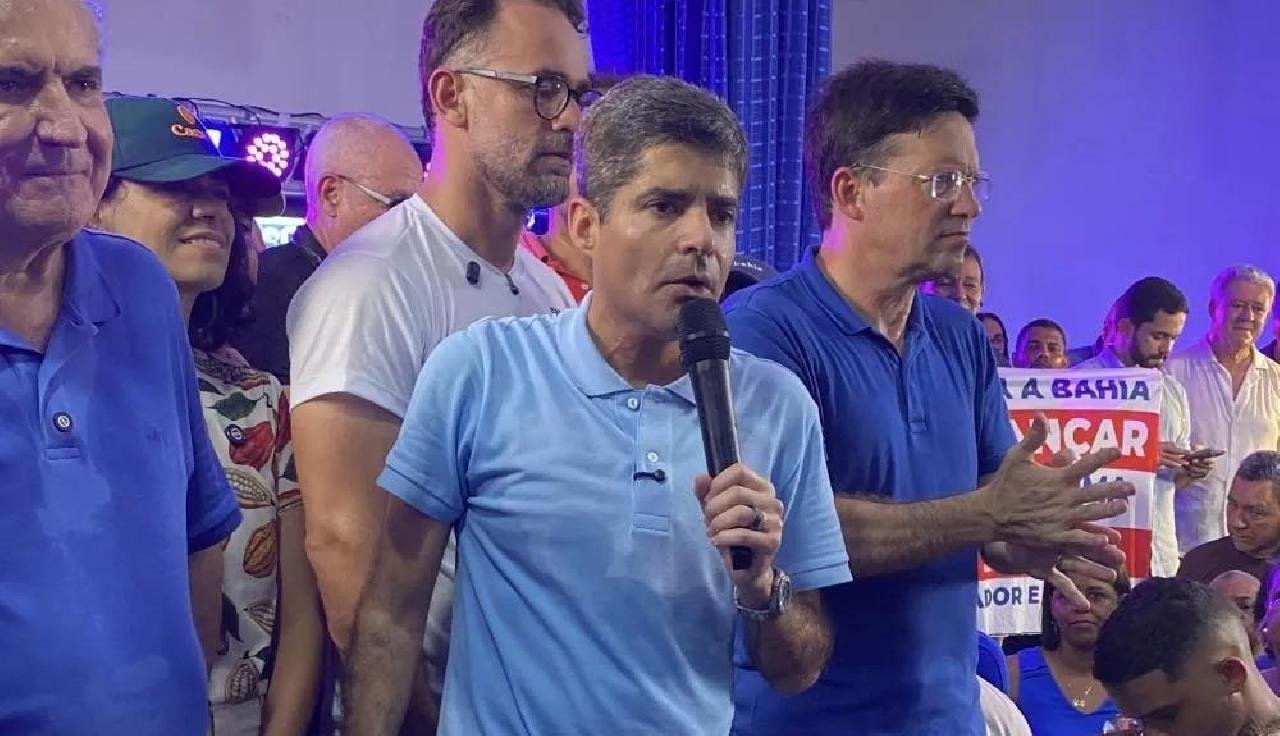 EM GANDU, ACM NETO CRITICA JERÔNIMO POR FILA DA REGULAÇÃO E OBRAS DO HOSPITAL MUNICIPAL